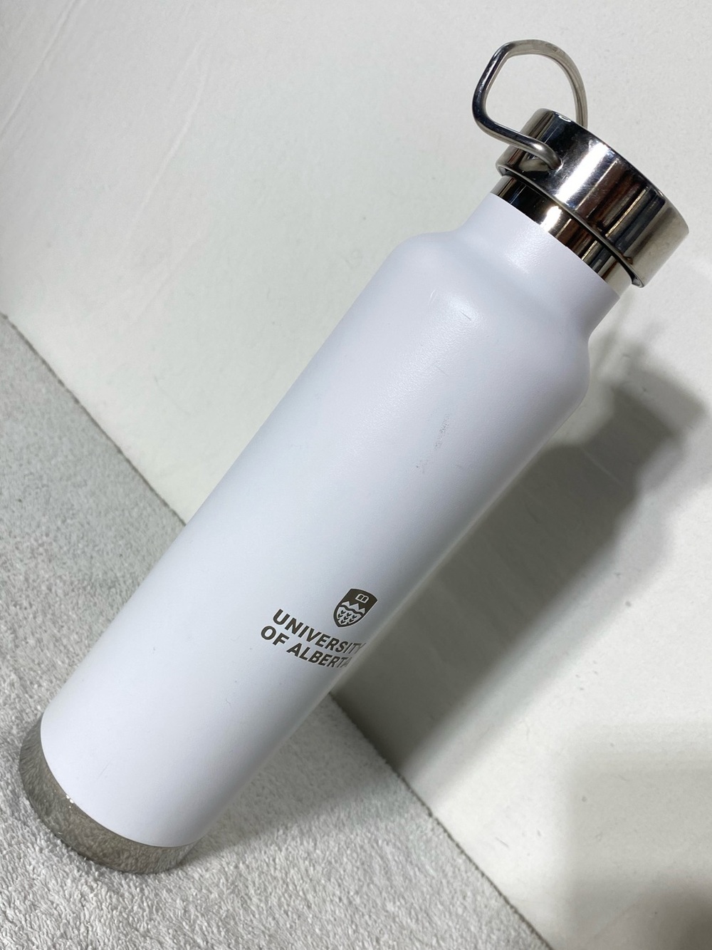 University of Alberta White Stainless Steel Water Bottle Hydroflask - Picture 9 of 14